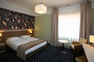 Отель Hotel Delfina Злоторя Улучшенный двухместный номер с 1 кроватью-1